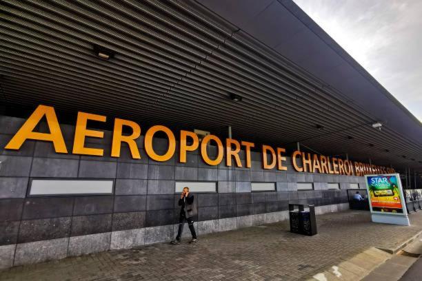 Station 64 A2 Bruxelles-Charleroi-Airport Daire Dış mekan fotoğraf